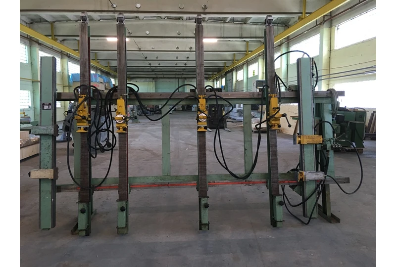 Vokietijoje gamintas presas už 2350 Eur||Hidraulinis presas EURO SPEZIAL su 4 cilindrais||3250 mm darbinis plotas – dideliems darbams||Patikima 1978 m. Vokietijos technika už maž? kain?||1850 mm aukštis ir 980 kg svoris – stabilumas garantuotas||Pramoninis presas: 1,5 kW galia, 6 hidrauliniai cilindrai