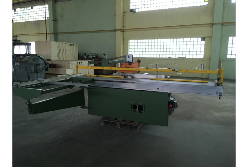 Preciziškas 3m stalas: 5,5kW galia ir 45° pj?vis||FKS su prispaud?ju: 780kg stabilumo garantija||Pjaukite 2700mm tiksliai: 1500€ + PVM investicija||Staliaus pasirinkimas: 3 pakop? apsukos ir 125mm gylis||Naujas FKS 3000: pj?klo kilnojimas mechaninis||5,5kW variklis ir 400mm diskas: našumas iki 45°||Galingas FKS už 1500€: pjovimo ilgis 2700mm||Svoris 780kg: tikslumas ir ilgaamžiškumas gamybai||Pj?vis 0-45°: kompaktiškas stacionarus sprendimas||FKS 3000x330: efektyvus darbas su dideliais ruošiniais