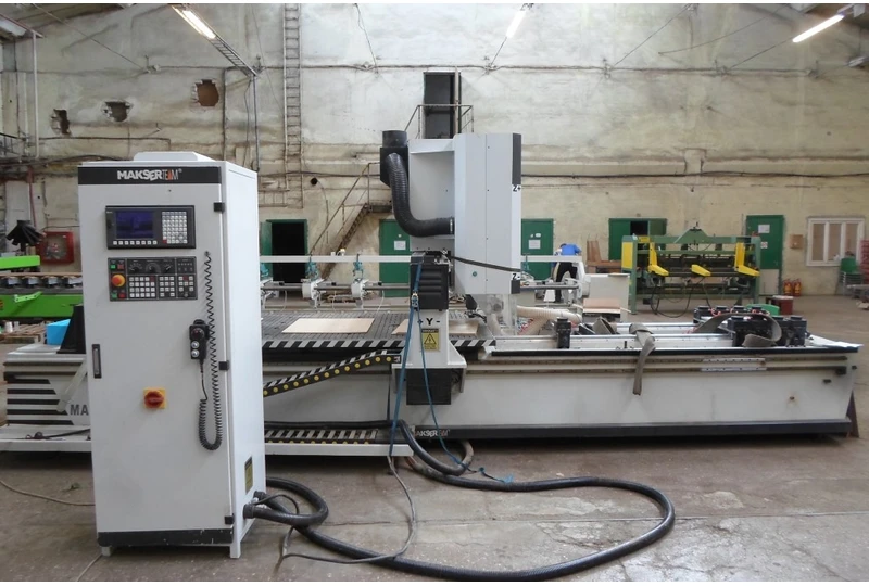 Naudotas CNC frezavimo stalas 1.4x2.8 m už 10700 Eur||14 kW galios CNC stakl?s su 6 ?ranki? keitikliu||Turkijoje pagamintas CNC portalas su vakuumine sistema||Profesionalus CNC frez? su DXG palaikymu už 10.7 t?kst