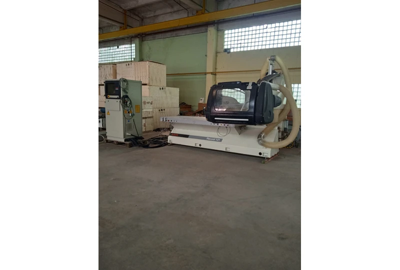 CNC frezavimo stakl?s su matriciniu stalu 2600mm