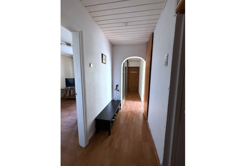 Šviesus 50 m² butas prie parduotuvi?, mokykl?, su automobili? aikštele