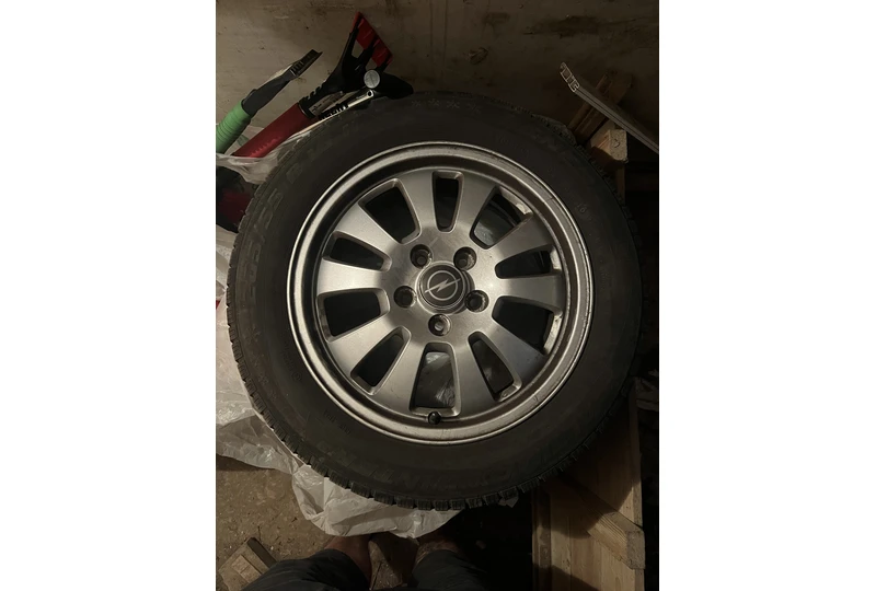 205/55 R16 Opel komplektas – skambinkite
