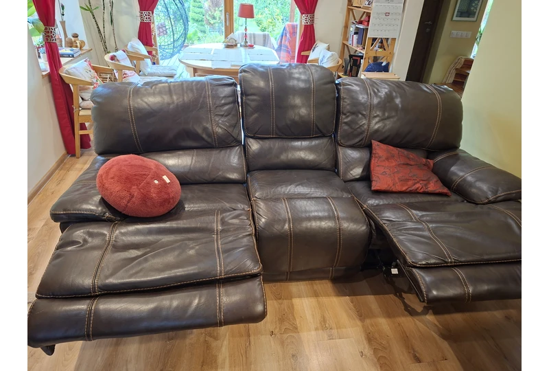 Ruda sofos klasika – kokybiška už prieinam? kain?!||Erdvi ir tvarkinga sofa – 2,38 m komforto j?s? namams.
