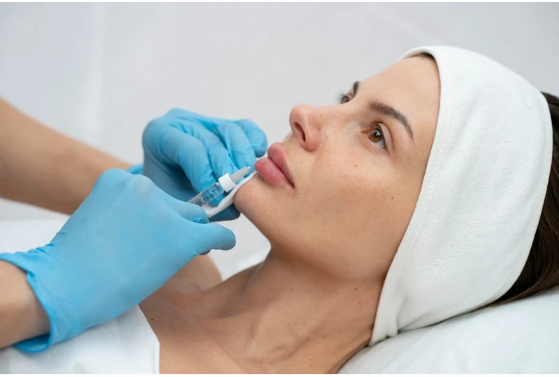 Profesionalus l?p? putlinimas Vilniuje – Grožio akademija||L?p? proced?ros Vilniuje – patikima estetikos klinika||Putlios l?pos hialuronu – individualus rezultatas