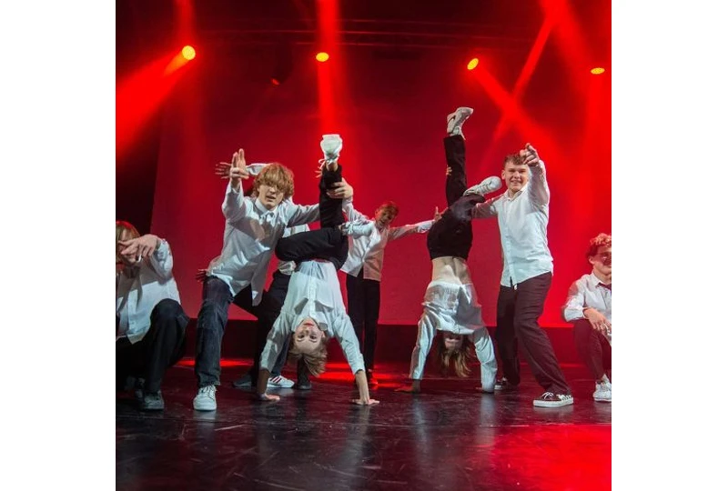 Šokiai vaikams Vilniuje - SKILLZ||Šoki? b?relis: pasitik?jimas ir judesys||Šokiai vaikams: k?rybiškumas ir emocijos||Gatv?s šokiai vaikams – SKILLZ studija||Atrask šokio džiaugsm? Vilniuje