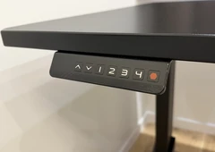 Ergonomiškas stalas darbui ir žaidimams ||Reguliuojamas aukštis su USB ?krovimu||Tvirtas žaidim? stalas su atminties funkcija||Dirbk s?d?damas ar stov?damas – 180 cm