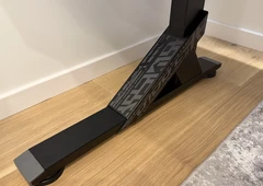 Tvirtas IKEA žaidim? stalas su išmaniu reguliavimu ||Elektra reguliuojamas aukštis – s?d?k ar stov?k ||IKEA UPPSPEL – 180x80 darbui ir žaidimams ||Patvarus stalas su atminties funkcija ir USB ||Id?jinis stalas žaid?jams – tvirtas ir gilus ||Didelis elektrinis stalas su laid? tvarkymo zona