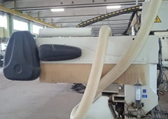CNC 121 frezavimo stakl?s iki 18000 aps./min||3 ašies CNC frez? 2600mm darbiniam plotui||Staki? valdymo greitis ir 12 pad??i? ?ranki? keitimas||Patikima CNC stakl? su HSK63F velenu už 15,5 t?kst. Eur