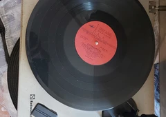 Puikus retro atradimas su garsu||Veikiantis vinilinis grotuvas už prieinam? kain?||Radiotehnika – muzika kaip senais laikais||Senas grotuvas – garsas be kompromis?||Vinilinis klasikos atgimimas namuose