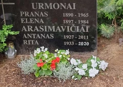 Atnaujiname ir perdažome antkapius vietoje kapinėse