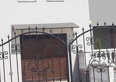Apsaugokite duris ir langus nuo lietaus bei sniego